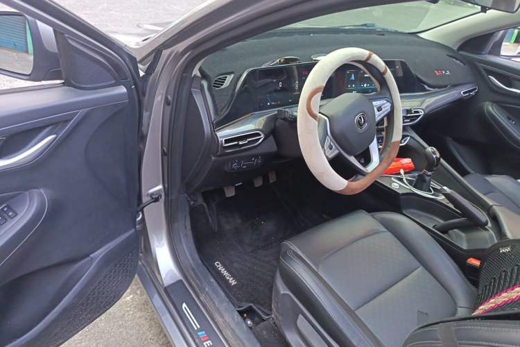 Used CHANGAN Eado 2020 PLUS 1.6L GDI Manual Luxury Model Driver Seat