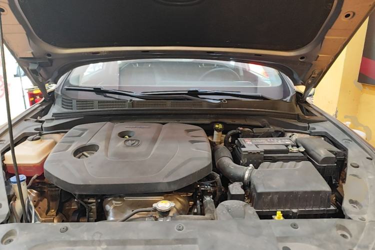 Used CHANGAN Eado 2020 PLUS 1.6L GDI Manual Luxury Model Engine Bay
