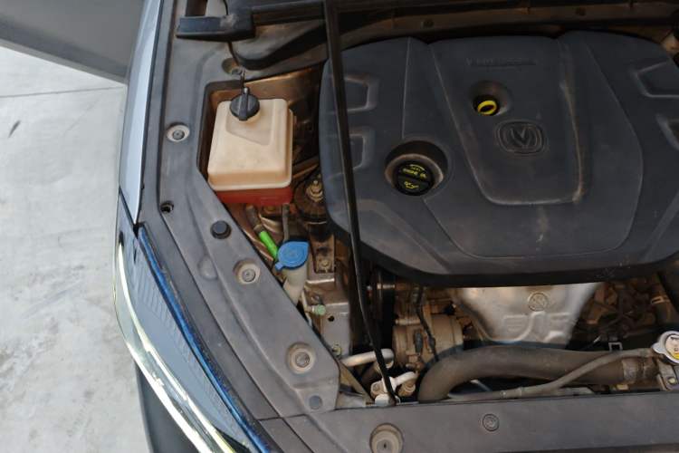 Used CHANGAN Eado 2020 PLUS 1.6L GDI Manual Luxury Model Engine Bay Right