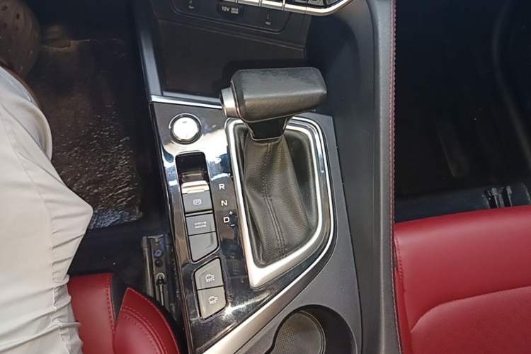 Used CHANGAN Eado 2020 PLUS Blue Whale NE 1.4T GDI DCT Flagship Model Gear Lever