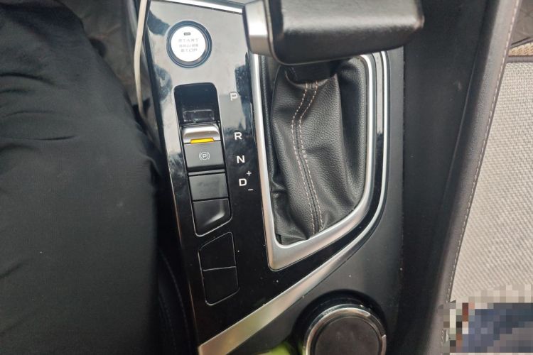 Used CHANGAN Eado 2020 PLUS 1.6L GDI Automatic Luxury Model Gear Lever