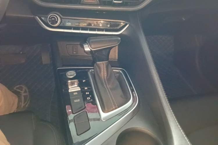 Used CHANGAN Eado 2020 PLUS Blue Whale NE 1.4T GDI DCT Prestige Model Gear Lever