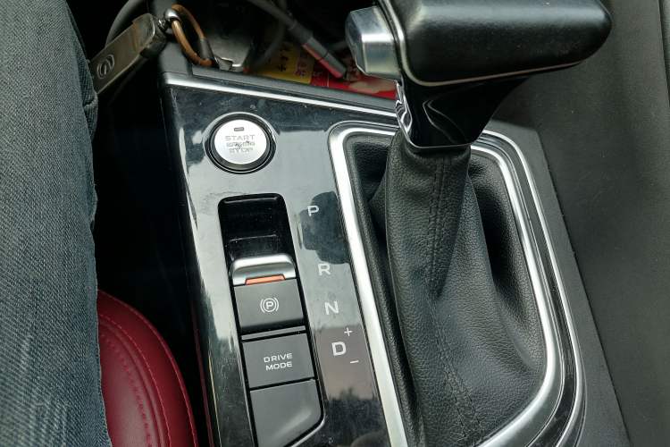 Used CHANGAN Eado 2020 PLUS Blue Whale NE 1.4T GDI DCT Flagship Model Gear Lever