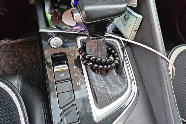 Used CHANGAN Eado 2020 PLUS Million Edition 1.6L GDI CVT Luxury Model Gear Lever