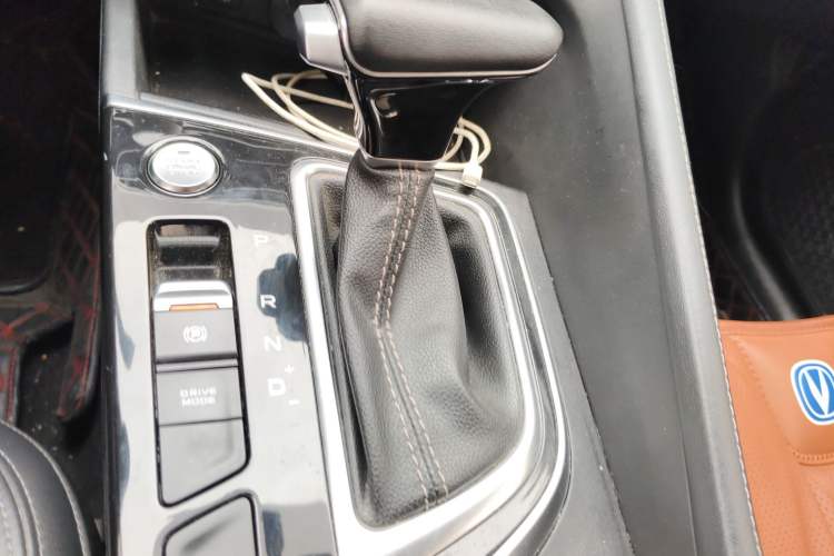Used CHANGAN Eado 2020 PLUS Blue Whale NE 1.4T GDI DCT Prestige Model Gear Lever
