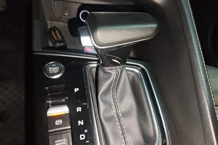 Used CHANGAN Eado 2020 PLUS Blue Whale NE 1.4T GDI DCT Prestige Model Gear Lever