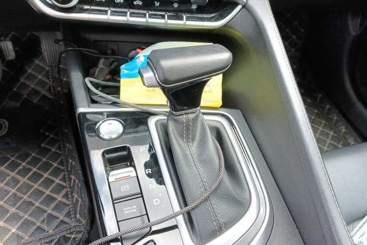 Used CHANGAN Eado 2020 PLUS Blue Whale NE 1.4T GDI DCT Prestige Model Gear Lever