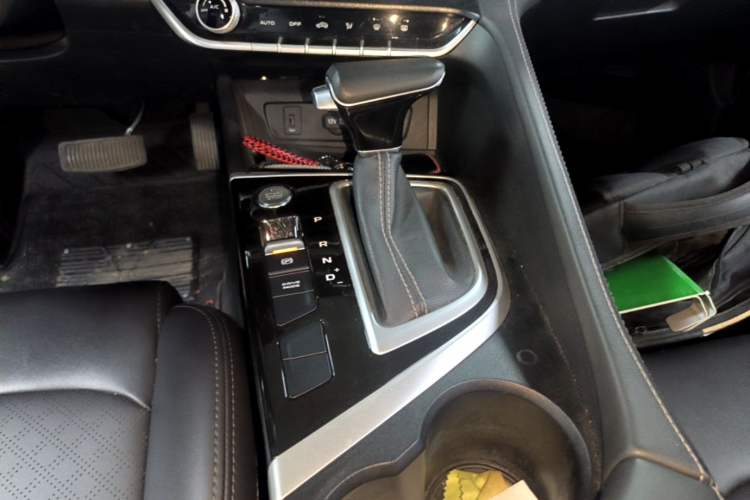 Used CHANGAN Eado 2020 PLUS Blue Whale NE 1.4T GDI DCT Prestige Model Gear Lever