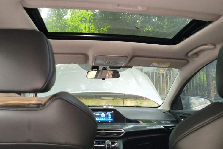 Used CHANGAN Eado 2020 PLUS 1.6L GDI Manual Luxury Model Headliner