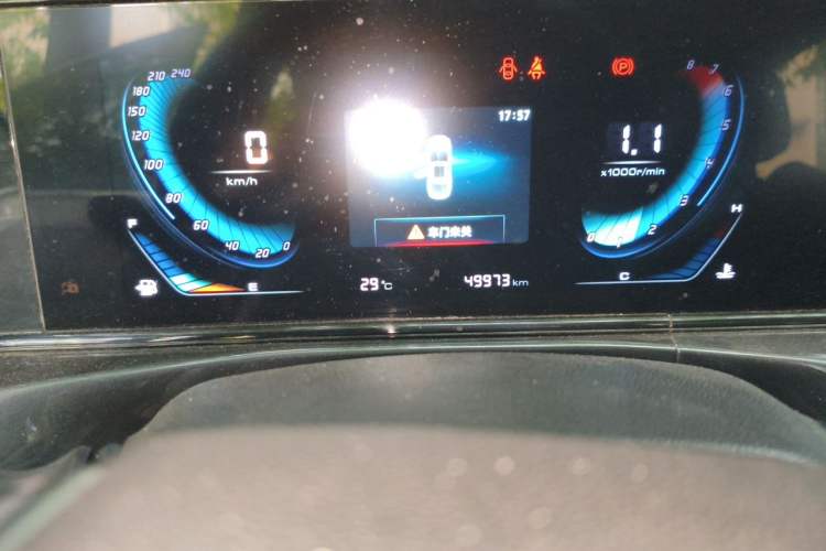 Used CHANGAN Eado 2020 PLUS 1.6L GDI Manual Luxury Model Odometer Close Up