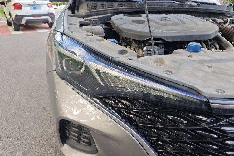 Used CHANGAN Eado 2020 PLUS Blue Whale NE 1.4T GDI DCT Flagship Model Right Front Headlight