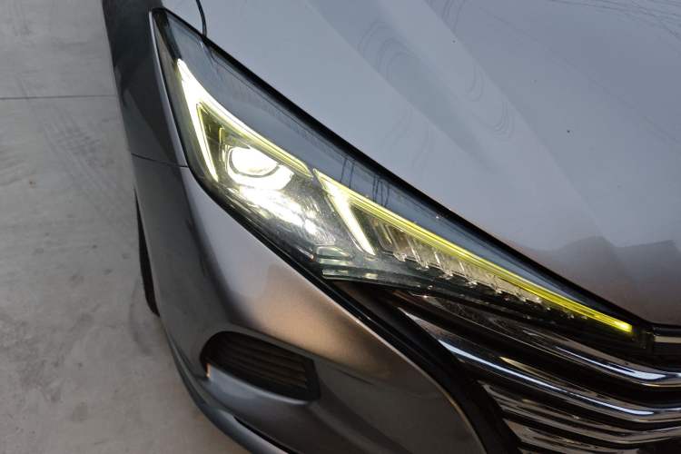 Used CHANGAN Eado 2020 PLUS 1.6L GDI Manual Luxury Model Right Front Headlight