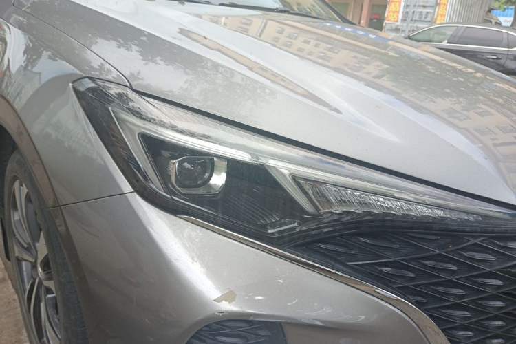 Used CHANGAN Eado 2020 PLUS Blue Whale NE 1.4T GDI DCT Flagship Model Right Front Headlight