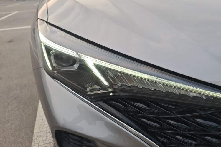 Used CHANGAN Eado 2020 PLUS Blue Whale NE 1.4T GDI DCT Prestige Model Right Front Headlight