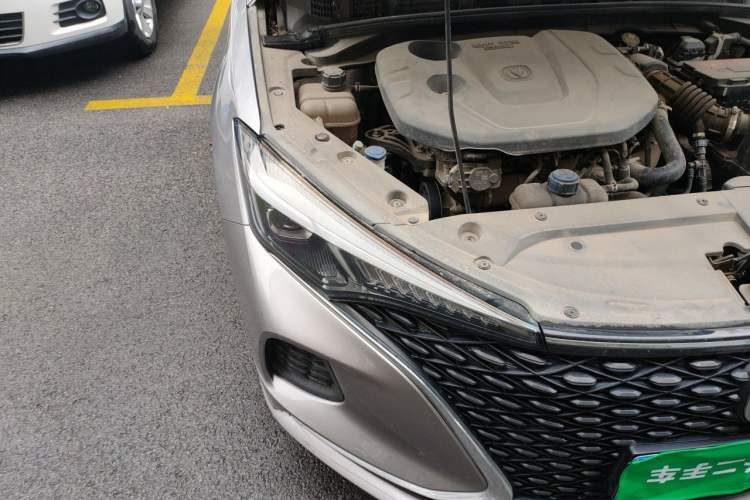 Used CHANGAN Eado 2020 PLUS Blue Whale NE 1.4T GDI DCT Flagship Model Right Front Headlight