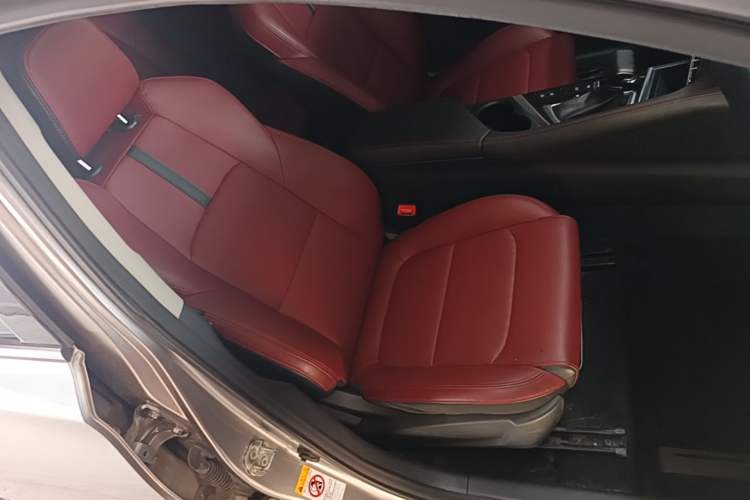 Used CHANGAN Eado 2020 PLUS Blue Whale NE 1.4T GDI DCT Flagship Model Right Front Seat