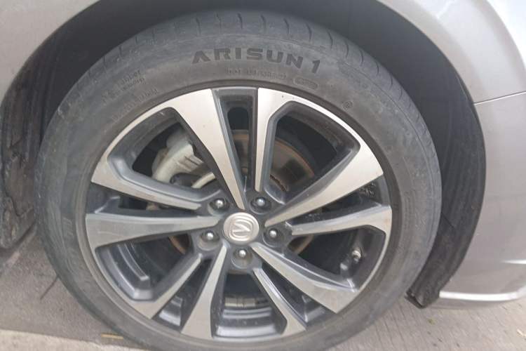 Used CHANGAN Eado 2020 PLUS Blue Whale NE 1.4T GDI DCT Flagship Model Right Front Wheel Hub