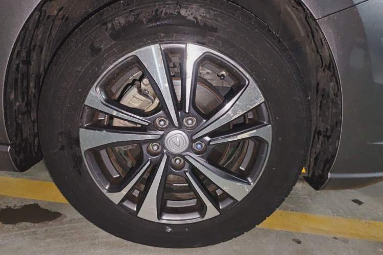 Used CHANGAN Eado 2020 PLUS Blue Whale NE 1.4T GDI DCT Prestige Model Right Front Wheel Hub