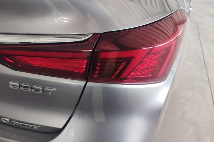 Used CHANGAN Eado 2020 PLUS Blue Whale NE 1.4T GDI DCT Prestige Model Right Rear Taillight