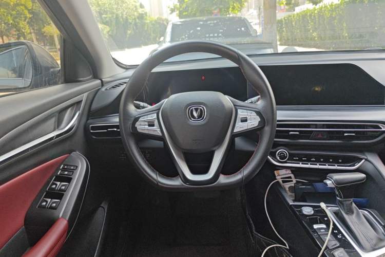 Used CHANGAN Eado 2020 PLUS Blue Whale NE 1.4T GDI DCT Flagship Model Steering Wheel