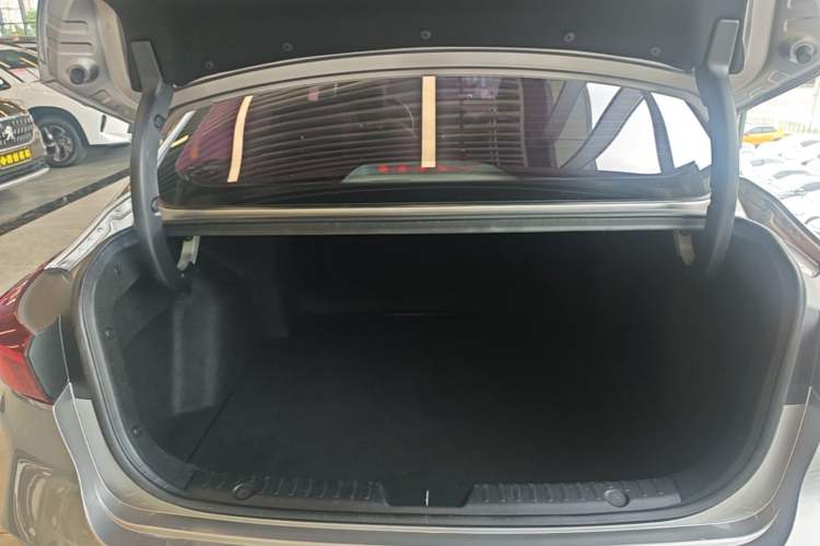 Used CHANGAN Eado 2020 PLUS Blue Whale NE 1.4T GDI DCT Prestige Model Trunk