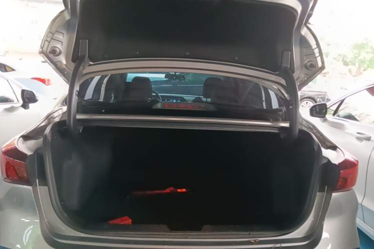 Used CHANGAN Eado 2020 PLUS Blue Whale NE 1.4T GDI DCT Prestige Model Trunk