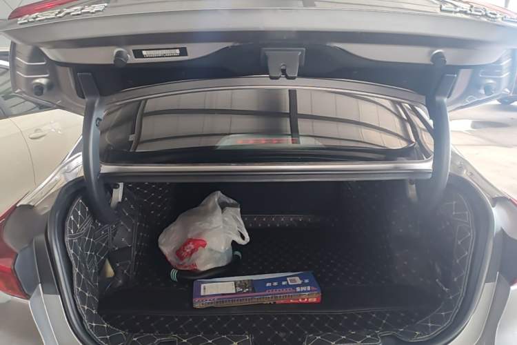 Used CHANGAN Eado 2020 PLUS Blue Whale NE 1.4T GDI DCT Prestige Model Trunk