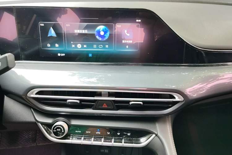 Used CHANGAN Eado 2020 PLUS 1.6L GDI Manual Luxury Model Audio And AC Panel