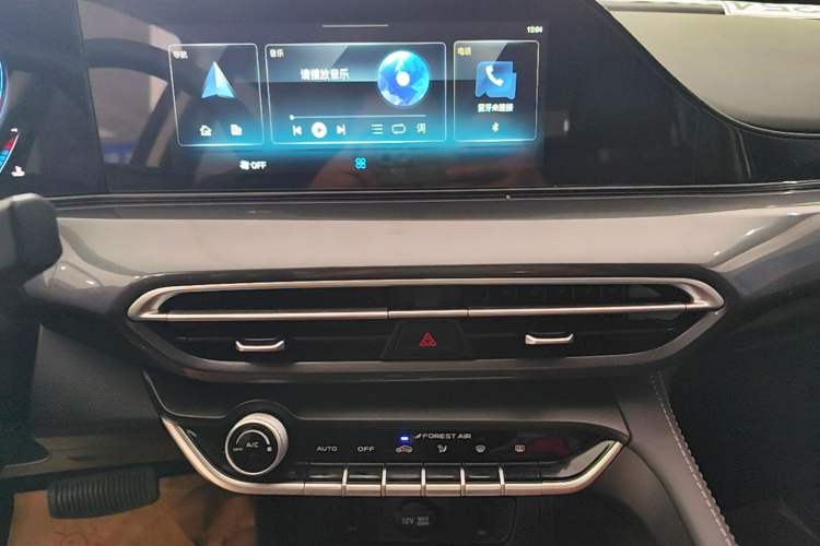 Used CHANGAN Eado 2020 PLUS Million Edition 1.6L GDI CVT Luxury Model Audio And AC Panel