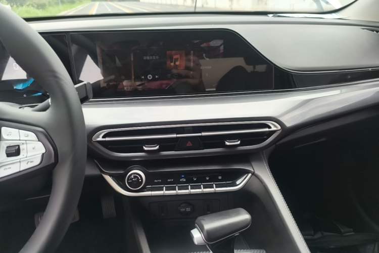 Used CHANGAN Eado 2020 PLUS Blue Whale NE 1.4T GDI DCT Prestige Model Audio And AC Panel