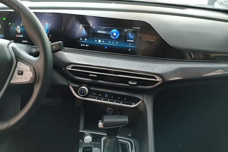 Used CHANGAN Eado 2020 PLUS Blue Whale NE 1.4T GDI DCT Prestige Model Audio And AC Panel