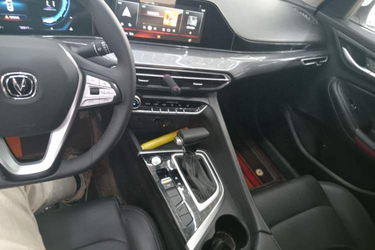 Used CHANGAN Eado 2020 PLUS Million Edition 1.6L GDI CVT Luxury Model Audio And AC Panel