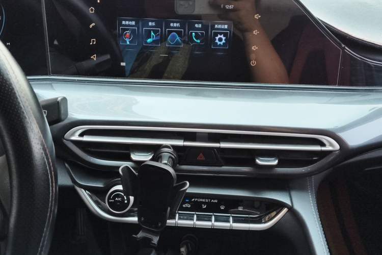 Used CHANGAN Eado 2020 PLUS Million Edition 1.6L GDI CVT Elite Model Audio And AC Panel