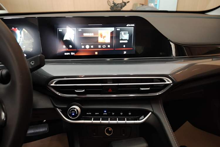 Used CHANGAN Eado 2020 PLUS Blue Whale NE 1.4T GDI DCT Prestige Model Audio And AC Panel