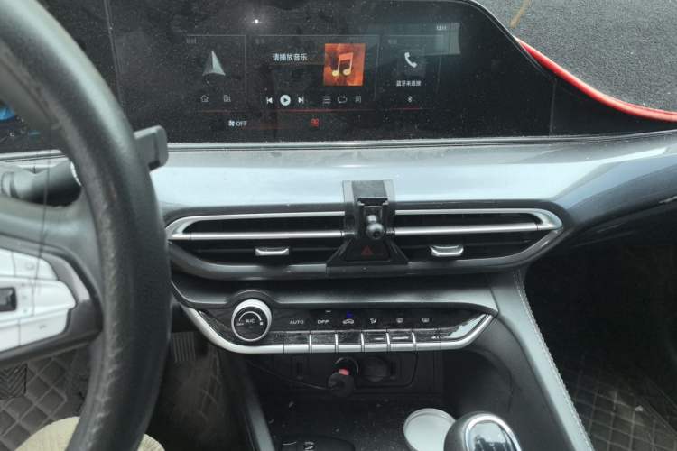 Used CHANGAN Eado 2020 PLUS 1.6L GDI Manual Luxury Model Audio And AC Panel