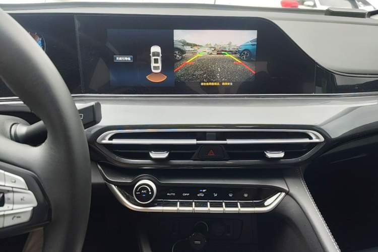 Used CHANGAN Eado 2020 PLUS Blue Whale NE 1.4T GDI DCT Prestige Model Audio And AC Panel