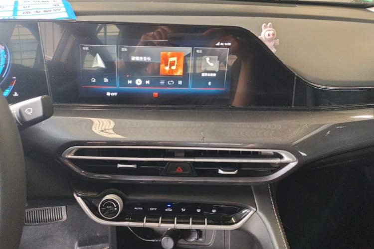 Used CHANGAN Eado 2020 PLUS Blue Whale NE 1.4T GDI DCT Prestige Model Audio And AC Panel
