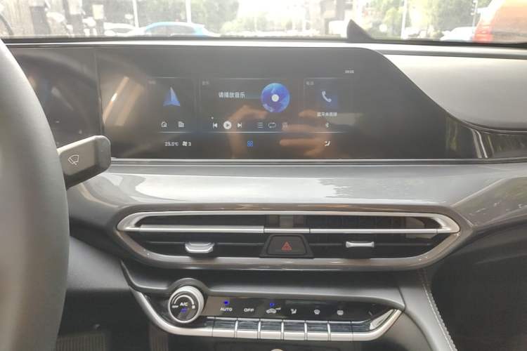 Used CHANGAN Eado 2020 PLUS 1.6L GDI Automatic Luxury Model Audio And AC Panel
