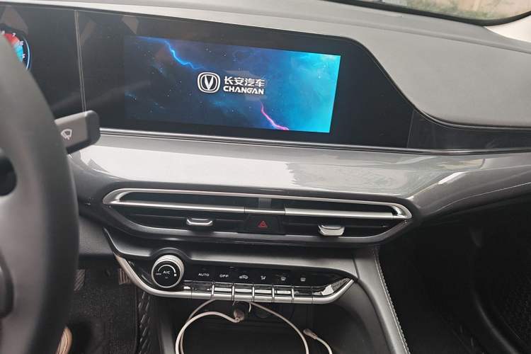 Used CHANGAN Eado 2020 PLUS 1.6L GDI Manual Luxury Model Audio And AC Panel