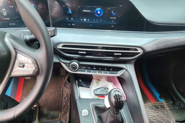 Used CHANGAN Eado 2020 PLUS 1.6L GDI Manual Luxury Model Audio And AC Panel