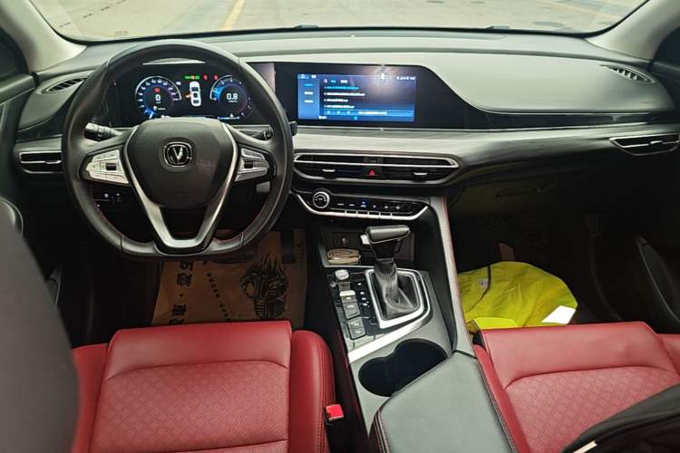 Used CHANGAN Eado 2020 PLUS Blue Whale NE 1.4T GDI DCT Flagship Model Center Console