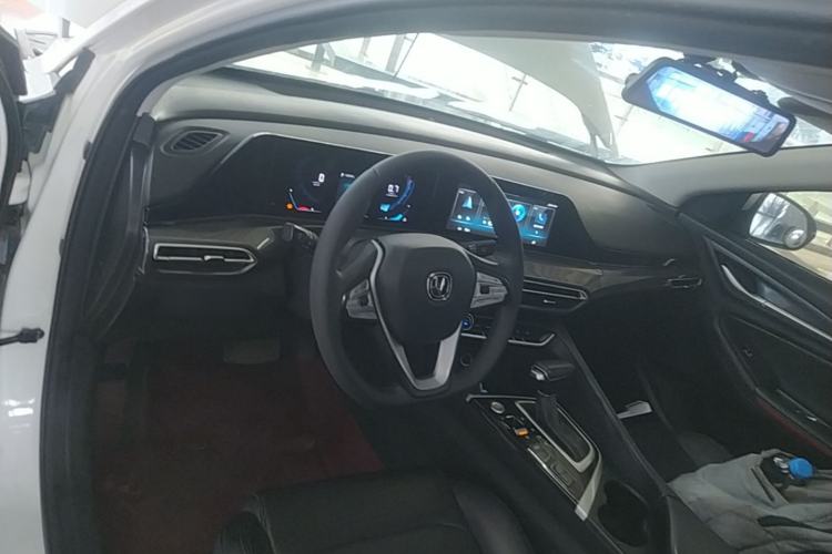 Used CHANGAN Eado 2020 PLUS Blue Whale NE 1.4T GDI DCT Prestige Model Center Console