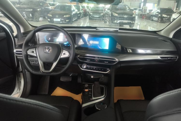 Used CHANGAN Eado 2020 PLUS Blue Whale NE 1.4T GDI DCT Prestige Model Center Console