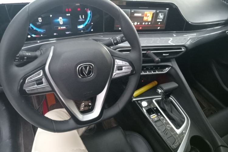 Used CHANGAN Eado 2020 PLUS Million Edition 1.6L GDI CVT Luxury Model Center Console