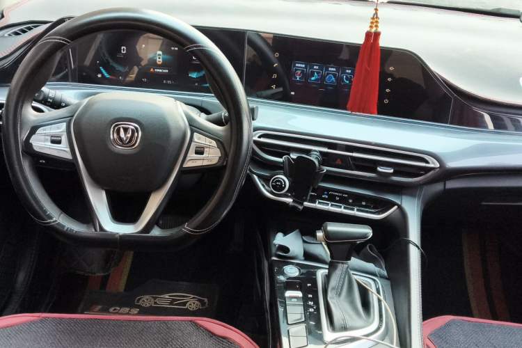 Used CHANGAN Eado 2020 PLUS Million Edition 1.6L GDI CVT Elite Model Center Console