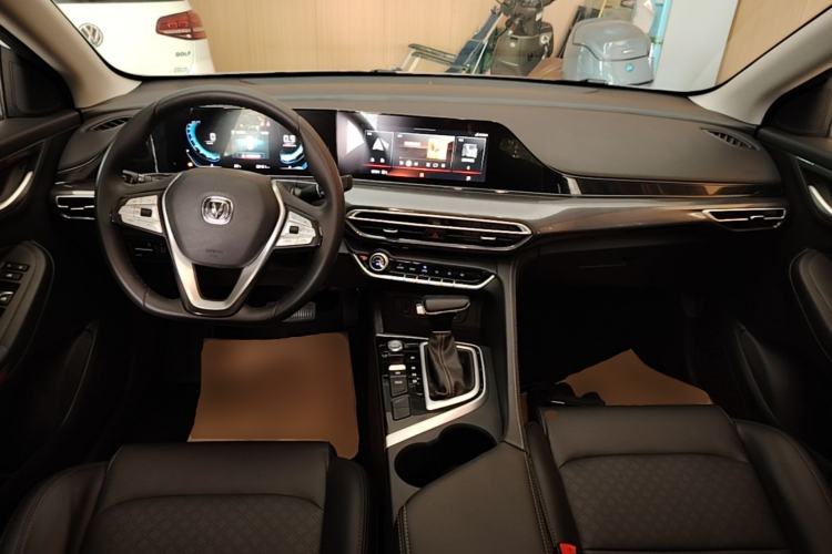 Used CHANGAN Eado 2020 PLUS Blue Whale NE 1.4T GDI DCT Prestige Model Center Console