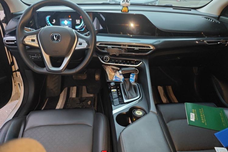 Used CHANGAN Eado 2020 PLUS Blue Whale NE 1.4T GDI DCT Prestige Model Center Console