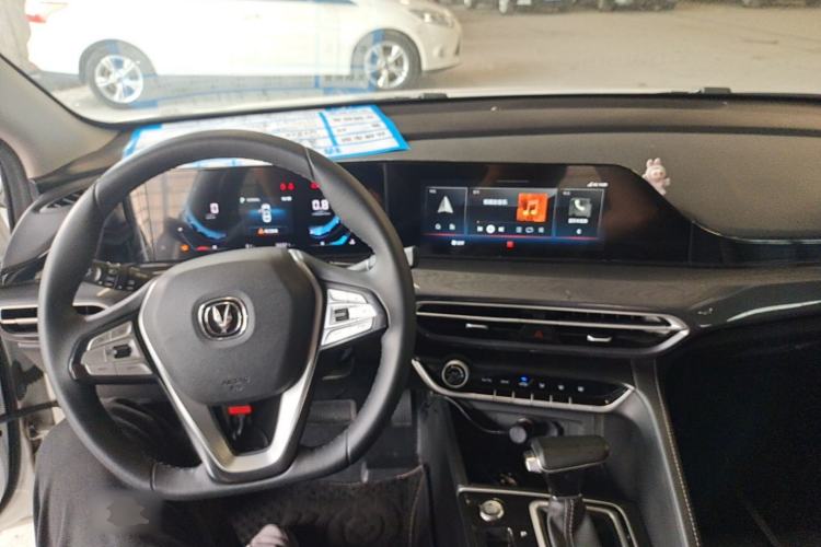 Used CHANGAN Eado 2020 PLUS Blue Whale NE 1.4T GDI DCT Prestige Model Center Console