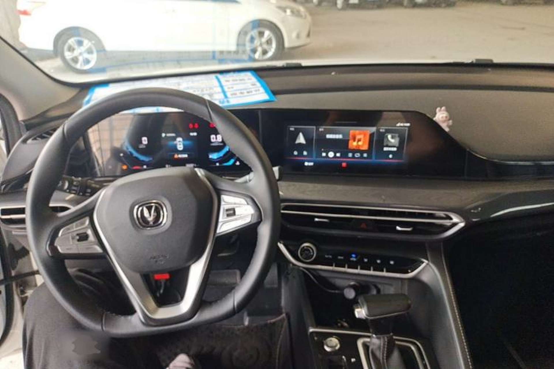 Used CHANGAN Eado 2020 PLUS Blue Whale NE 1.4T GDI DCT Prestige Model Center Console