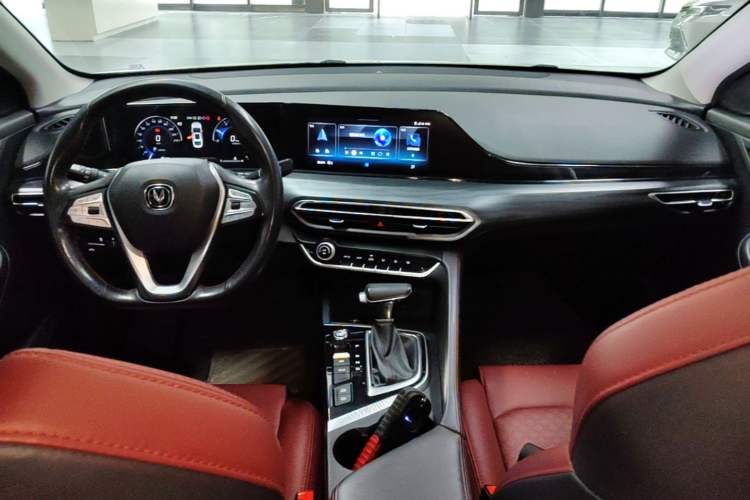 Used CHANGAN Eado 2020 PLUS Blue Whale NE 1.4T GDI DCT Flagship Model Center Console